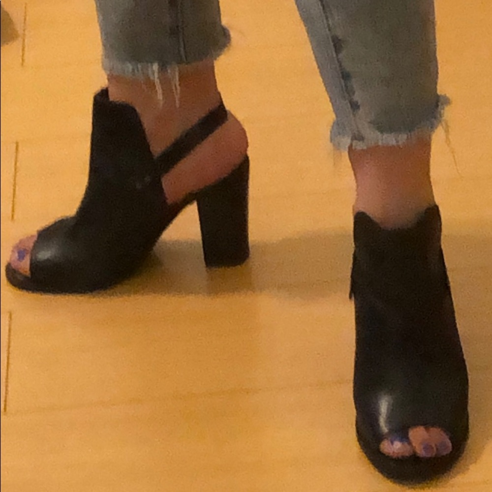 Open toe black heels